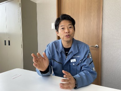 インタビューに応じる山田製作所の代表取締役 栗尾健司様