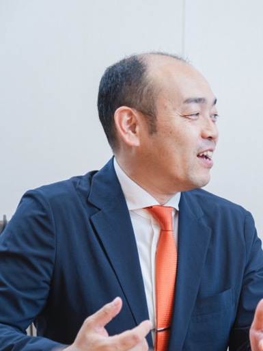 工作機械への理解について話す小林卓矢