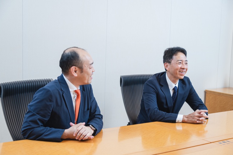 レスポンスの重要性について対談する糸谷さまと小林卓矢